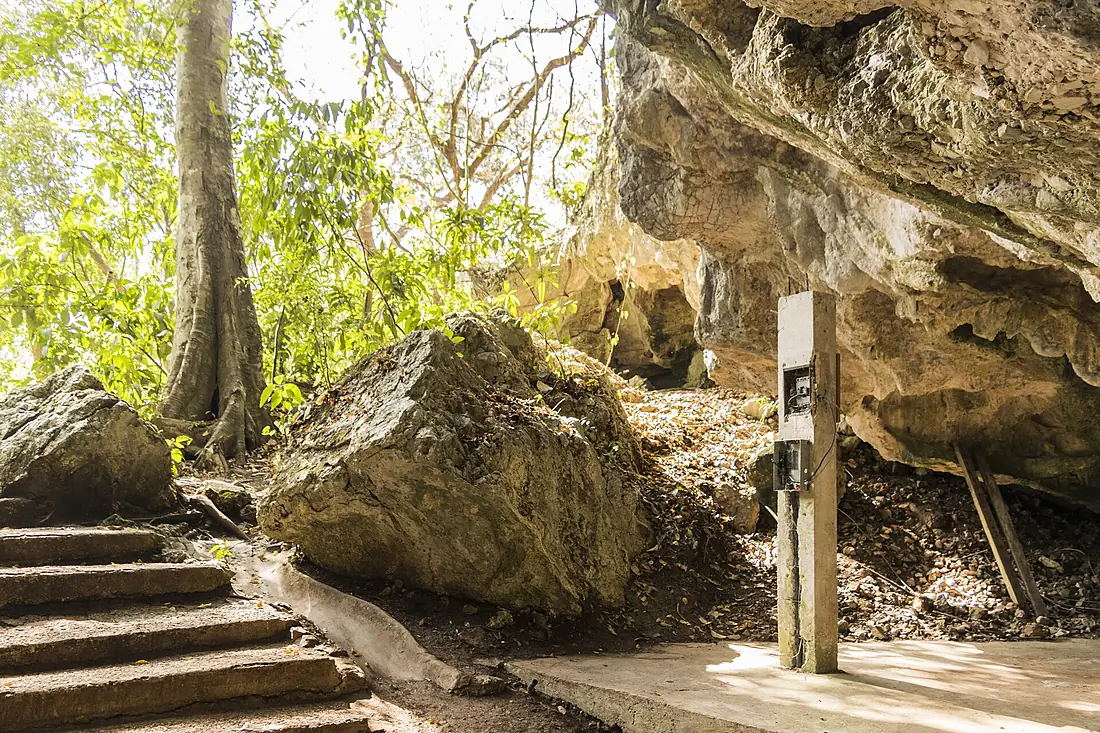 Entrada a las Cuevas de Actún Kan