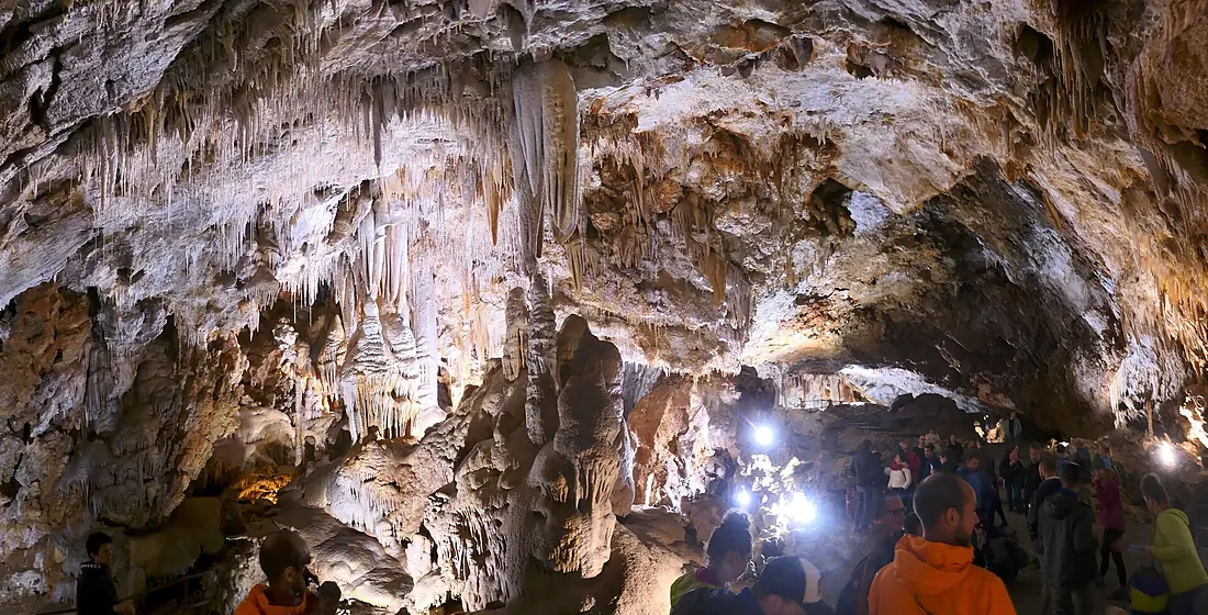 Grotte di Borgio Verezzi P1294283 pano b