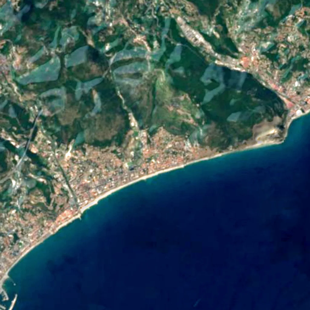 Der Boden über Borgio Verezzi Caves (Sentinel-2)