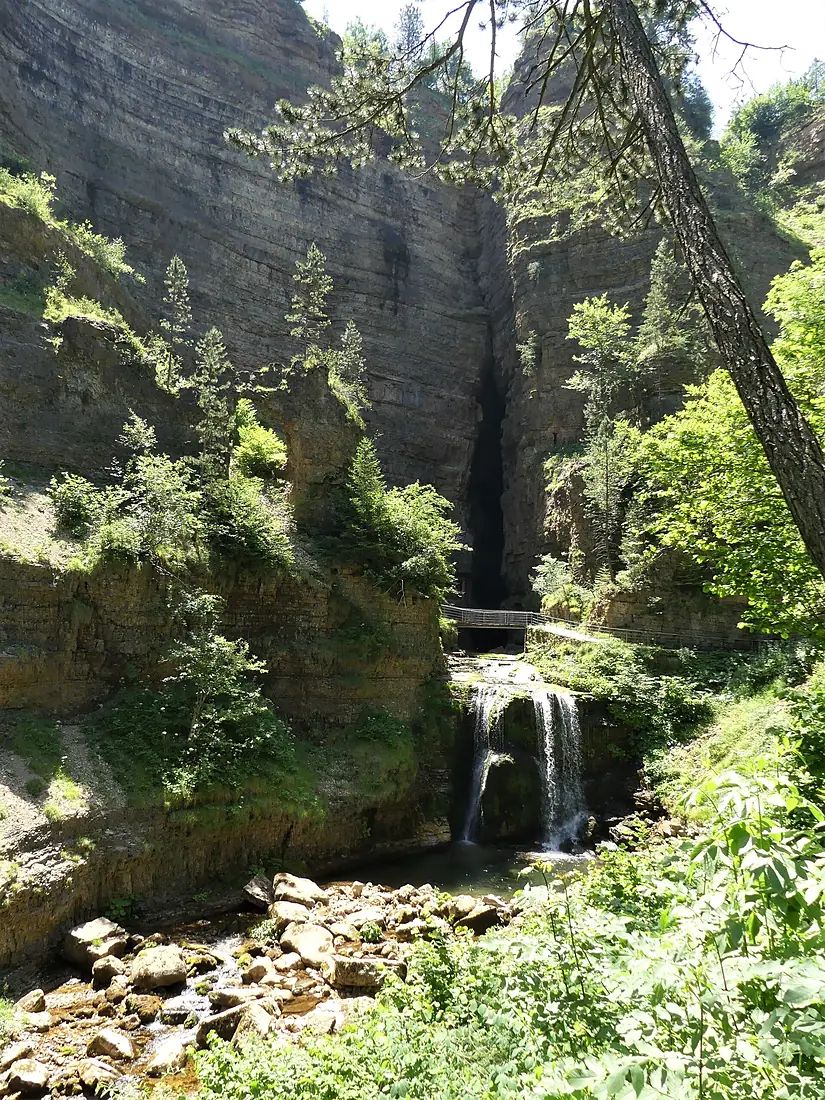 Bramabiau Saint-Sauveur-Camprieu aval abîme cascade (1)