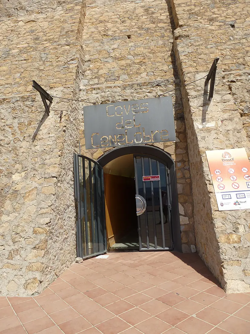L'entrée de la grotte de canelobre - panoramio
