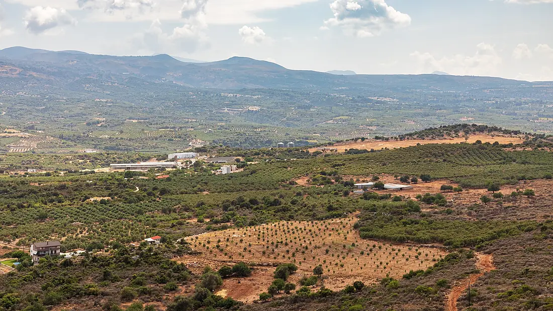 Kreta (GR), Melidoni, Ausblick von der Melidoni-Höhle -- 2023 -- 8702