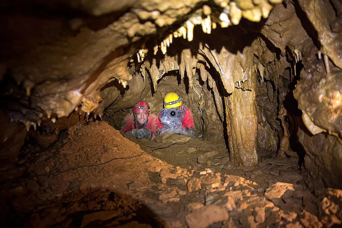 Kam motýli nelétají, Javoříčské jeskyně 1