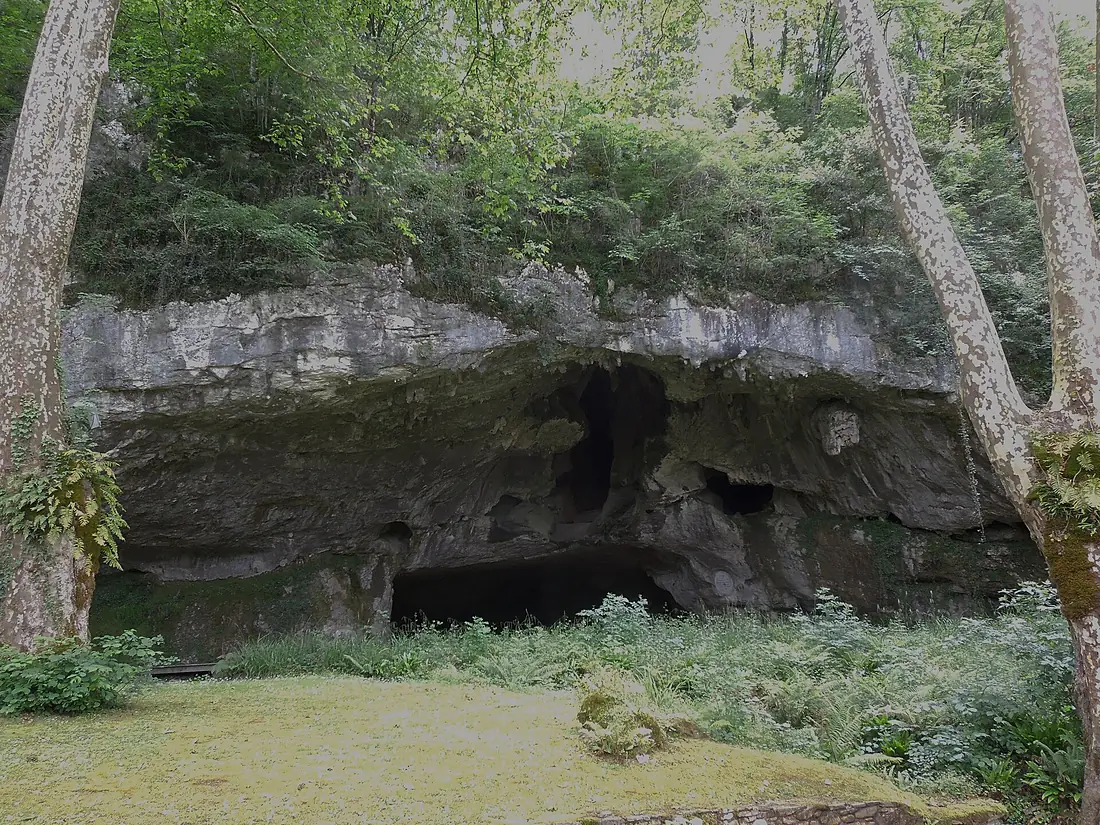 Cave of Sare, entrance