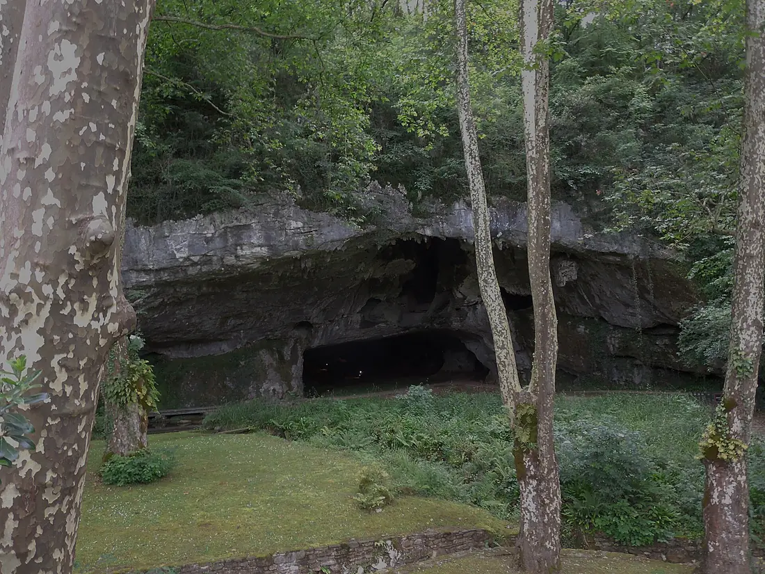Cave of Sare, main entrance