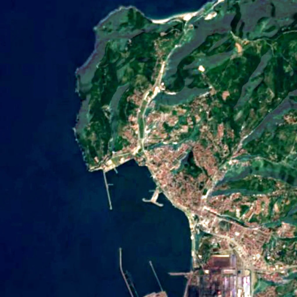 De grond boven Cehennemağzı Cave (Sentinel-2)