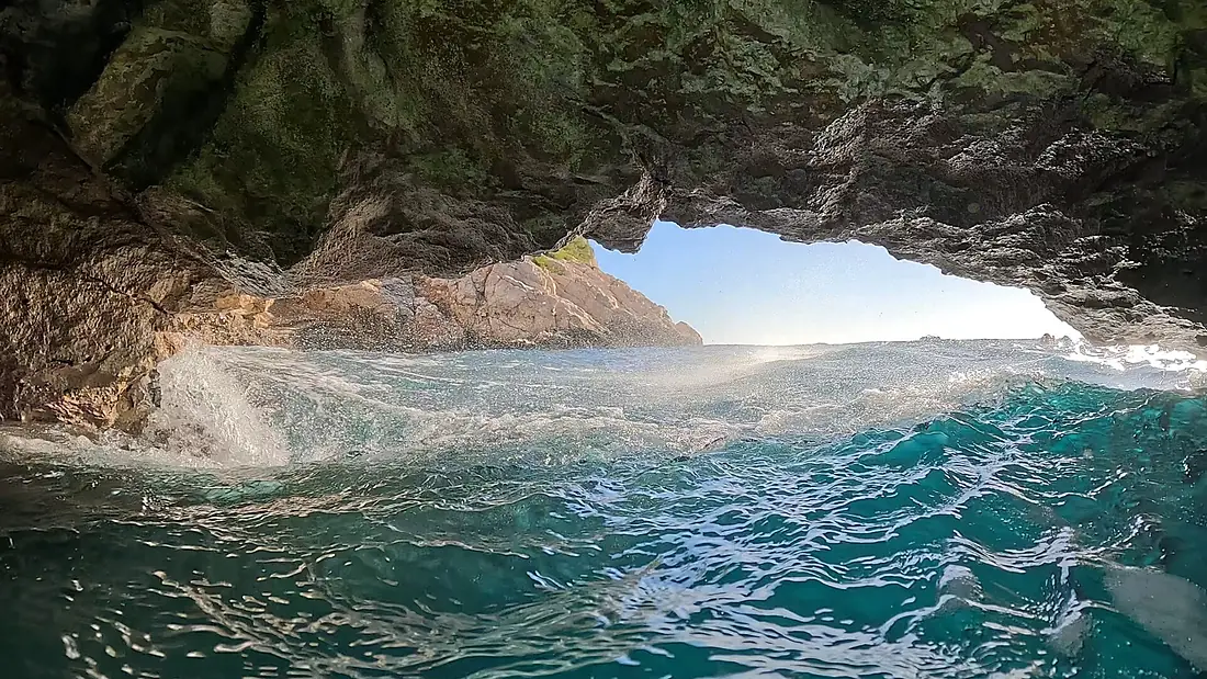 Inside the Grotte Bleue - Snorkeling exploration - Calanque de Morgiou - Marseille - 2024