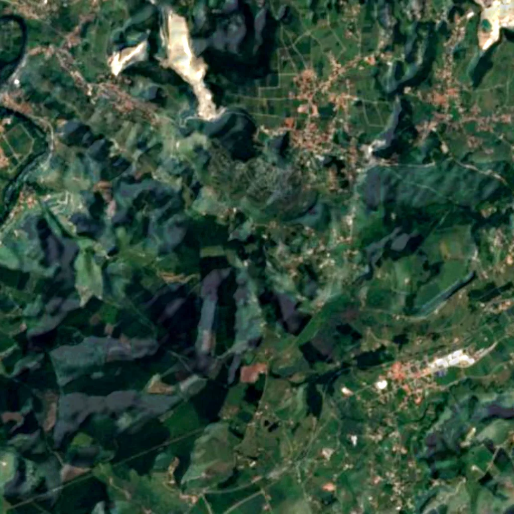 Il terreno sopra Cueva de El Pendo (Sentinel-2)