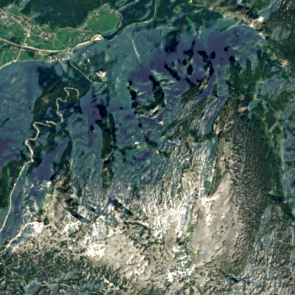 De grond boven Dachstein Giant Ice Cave (Sentinel-2)
