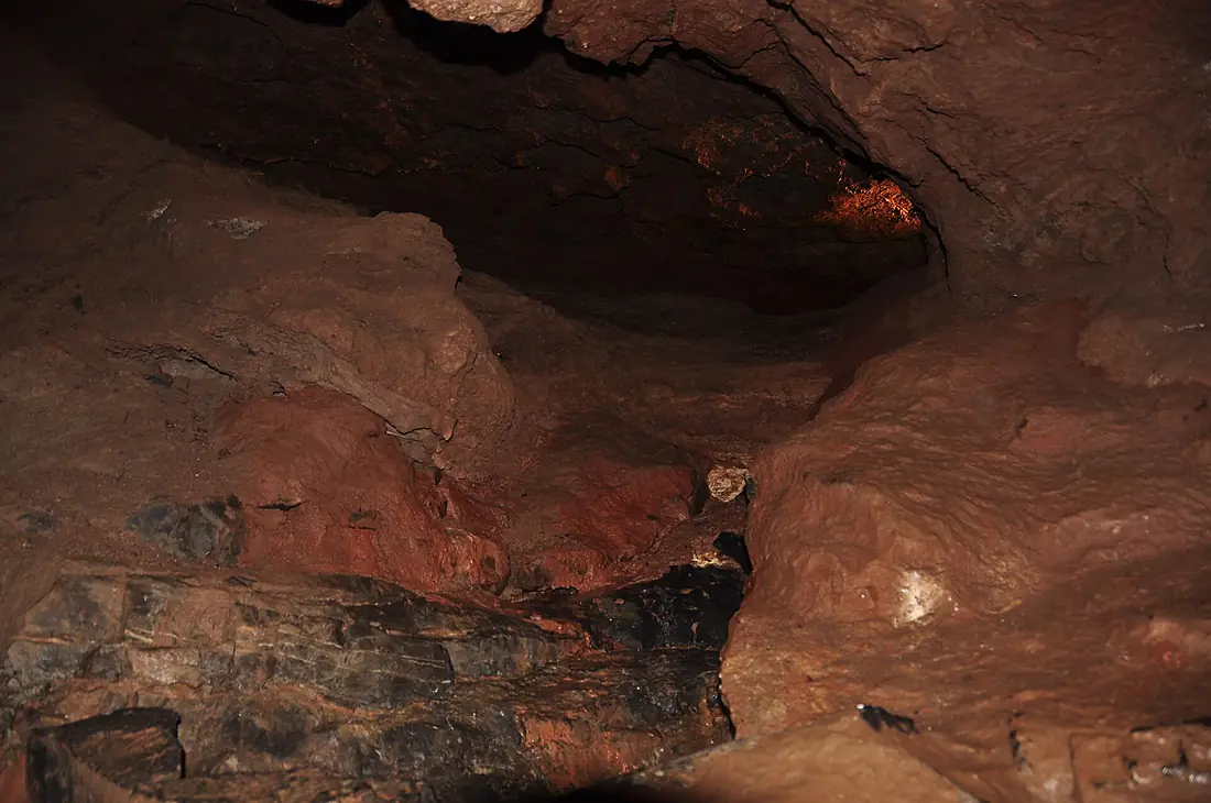 Dan yr Ogof caves (8930)