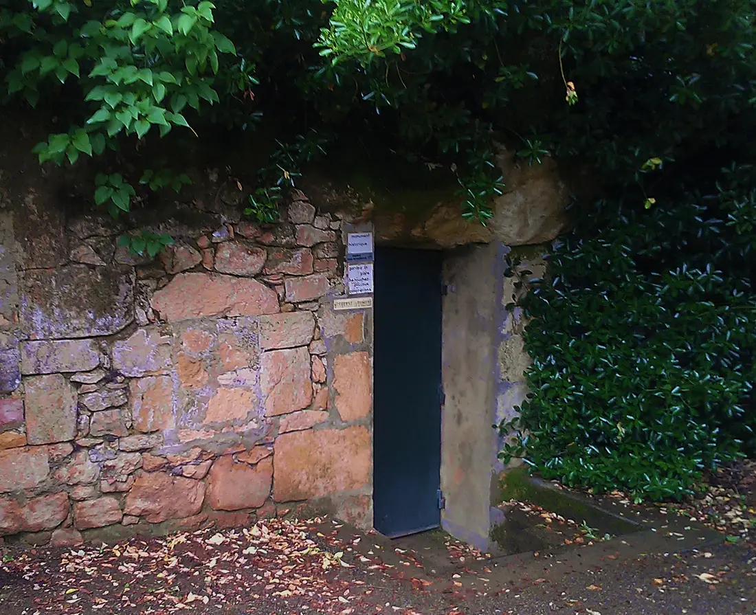 Cougnac cave entrance