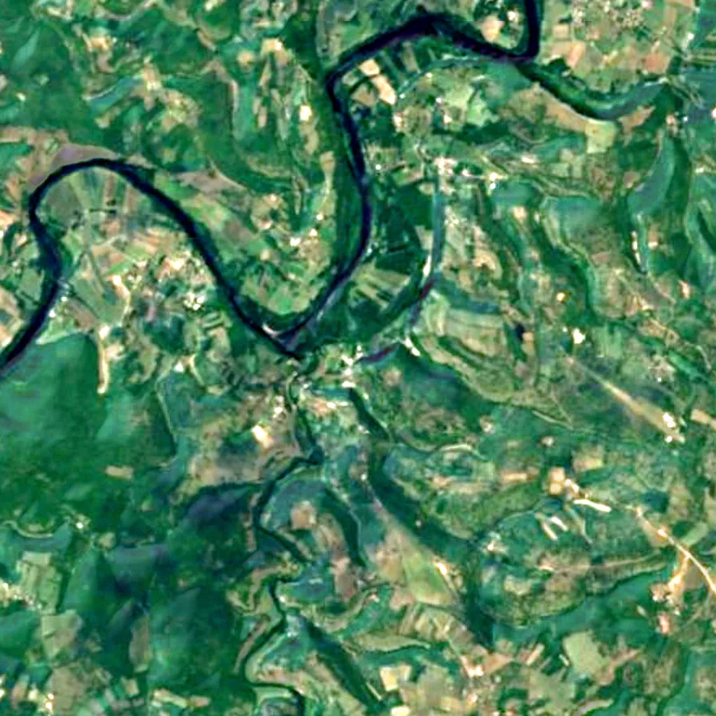 Le sol au-dessus de Grottes de Lacave (Sentinel-2)