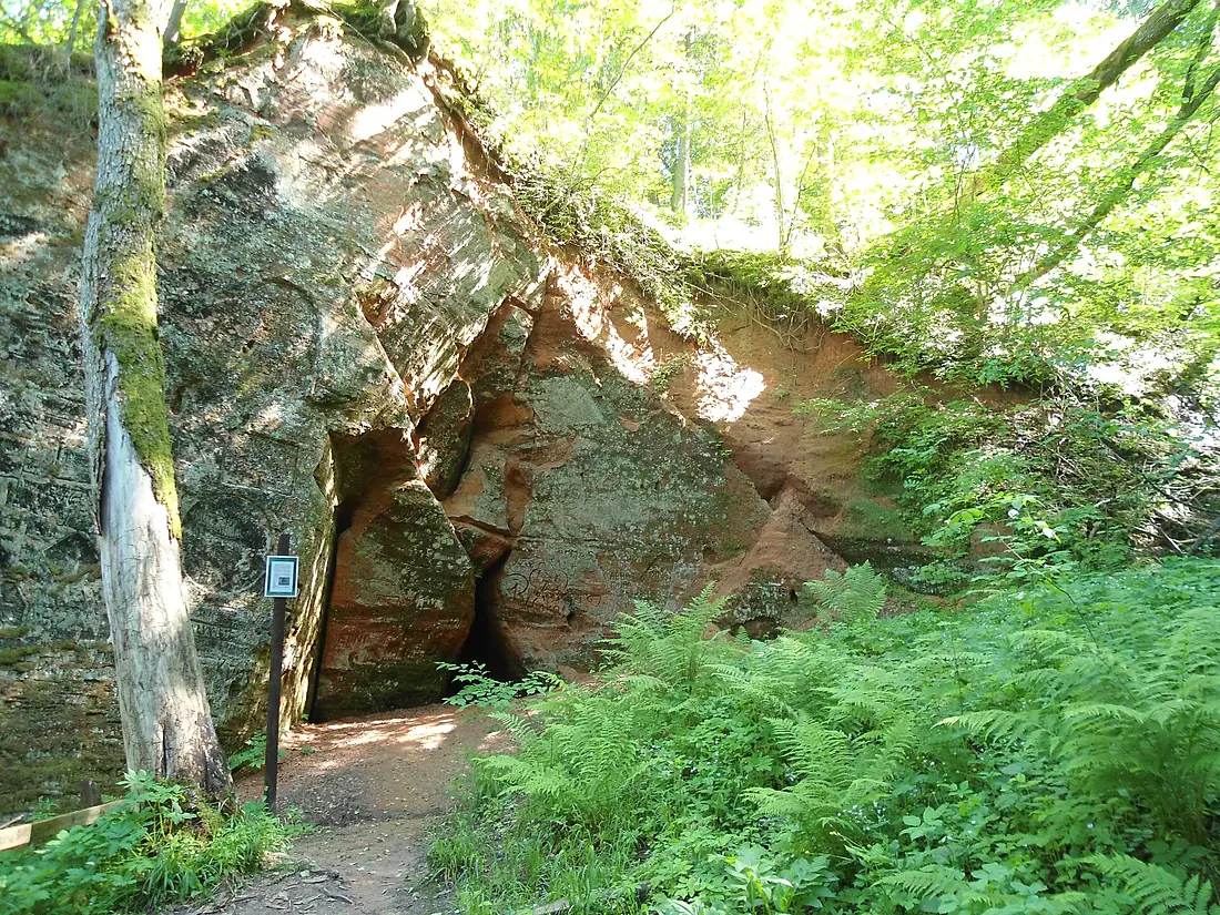 Cave - panoramio (13)