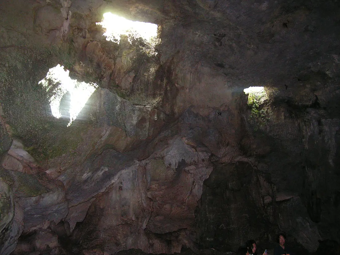 Hinagdanancave