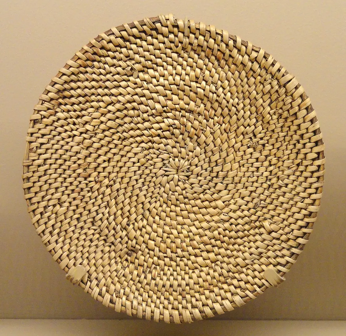 Close-coiled tray fragment, 1250 BC - 400 AD, Hogup Cave, Utah, plant material - Natural History Museum of Utah - DSC07269