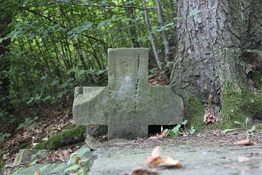 Radochow stone cross 01 2016 P02