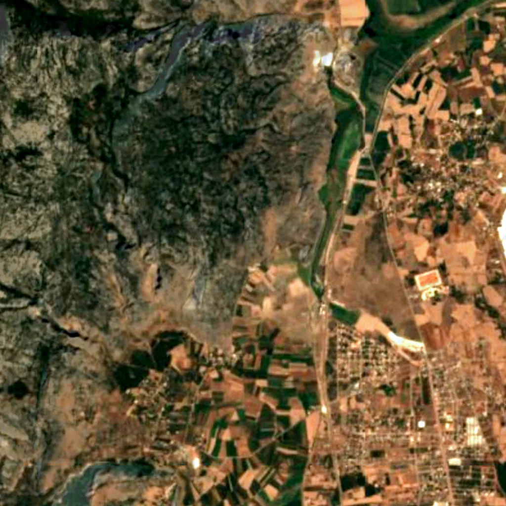 Le sol au-dessus de Grotte Karain (Sentinel-2)