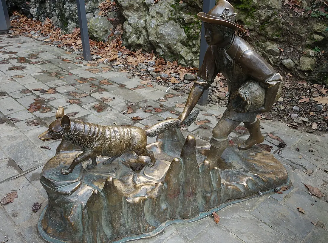 Fuchsschwanzhalter, vor der Kluterthöhle, Ennepetal, Dezember 2023