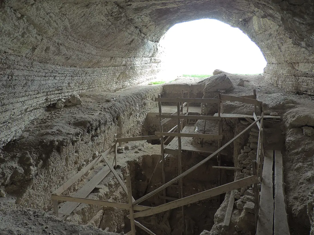 Kozarnika cave - archaeological excavations - 2016-2017 - 1