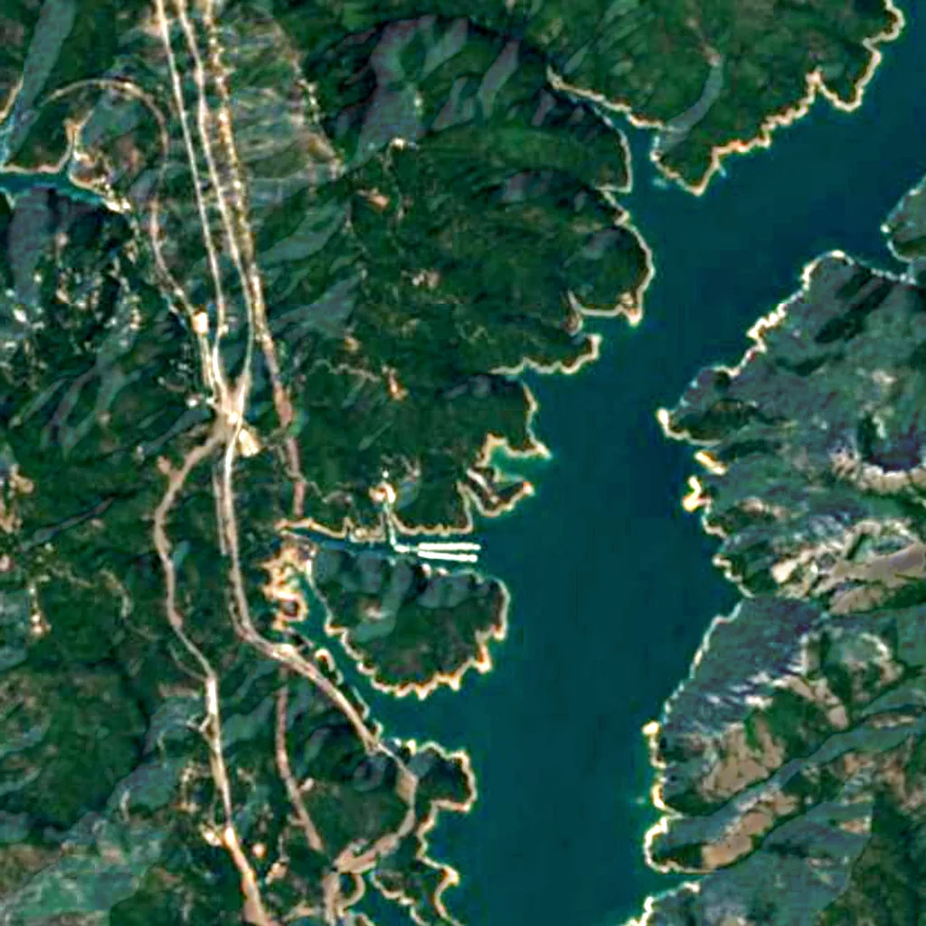 Le sol au-dessus de Lake Shasta Caverns (Sentinel-2)