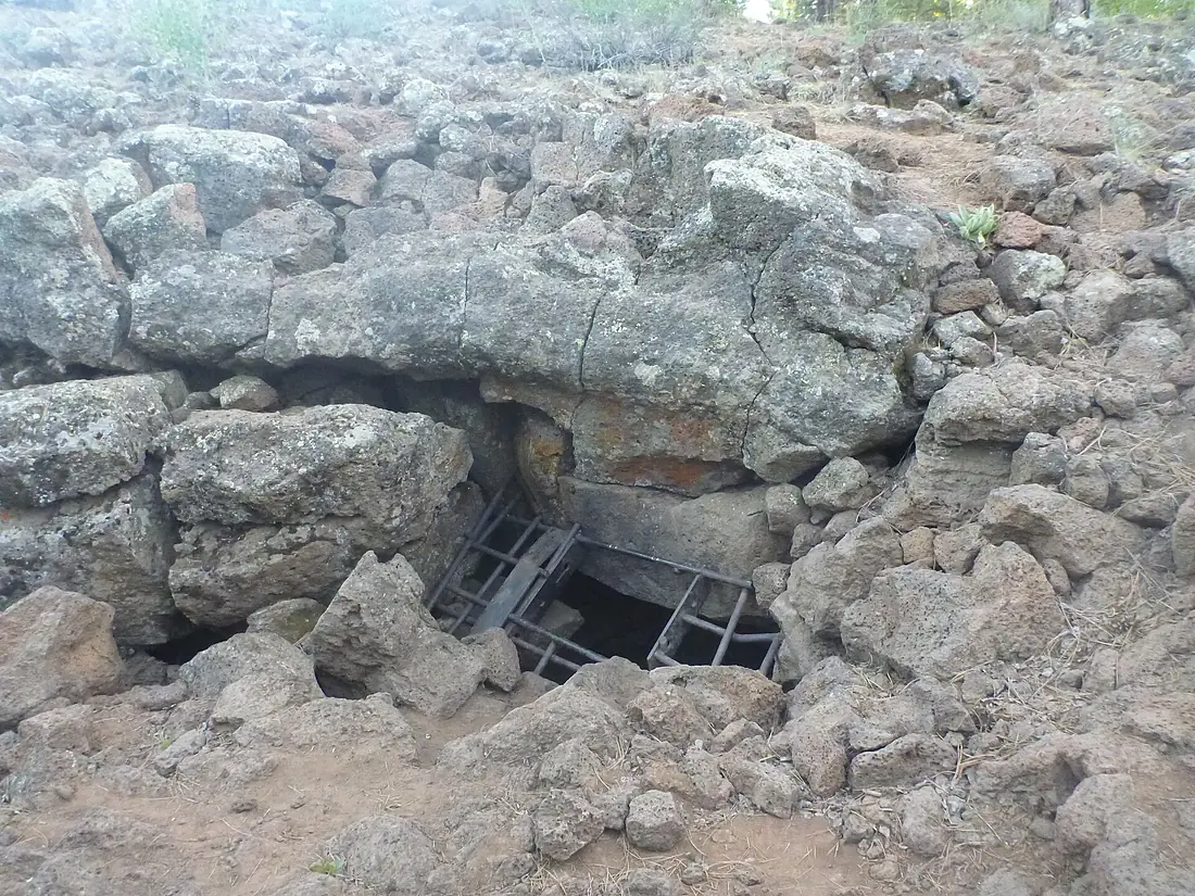 End of Tube 1 at Mammoth Cave - panoramio (1)
