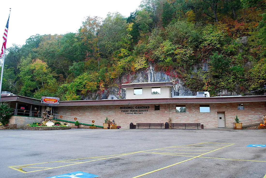 Meramec Caverns (2)