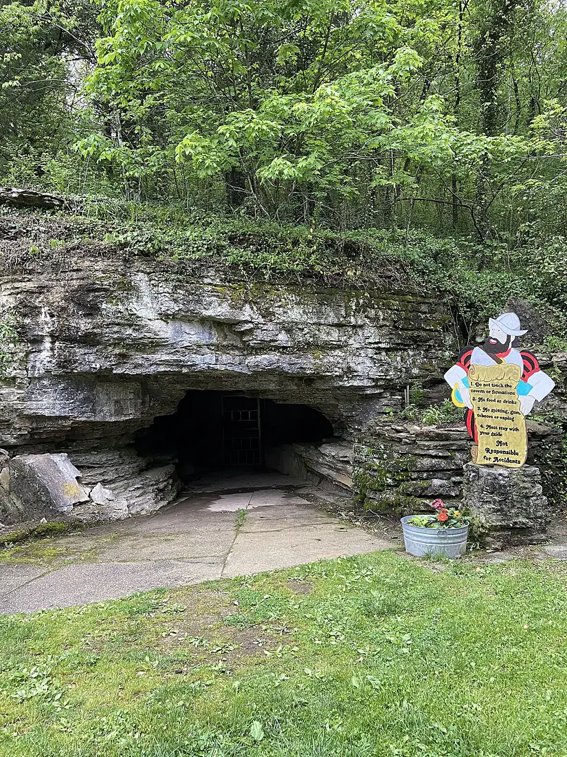 Old Spanish Treasure Cave Entrance
