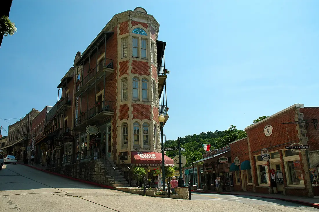 Eureka Springs AR - street scenery