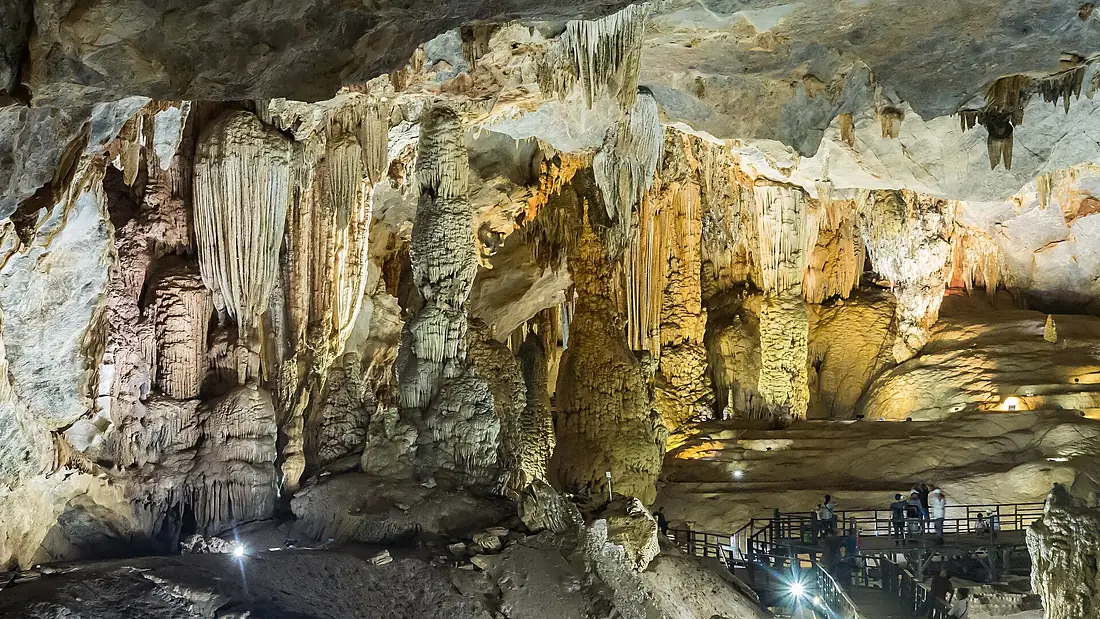 Cueva Paraíso, Phong Nha, Vietnam (36277324796)