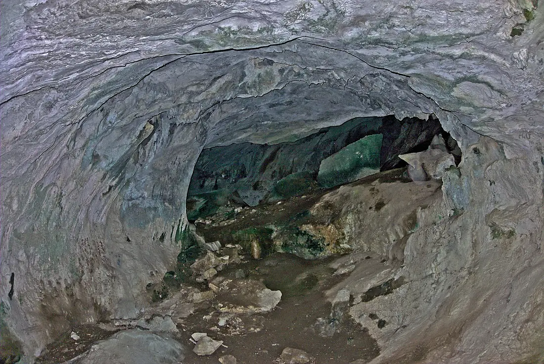 Pirogoshi Cave 01 - entrance
