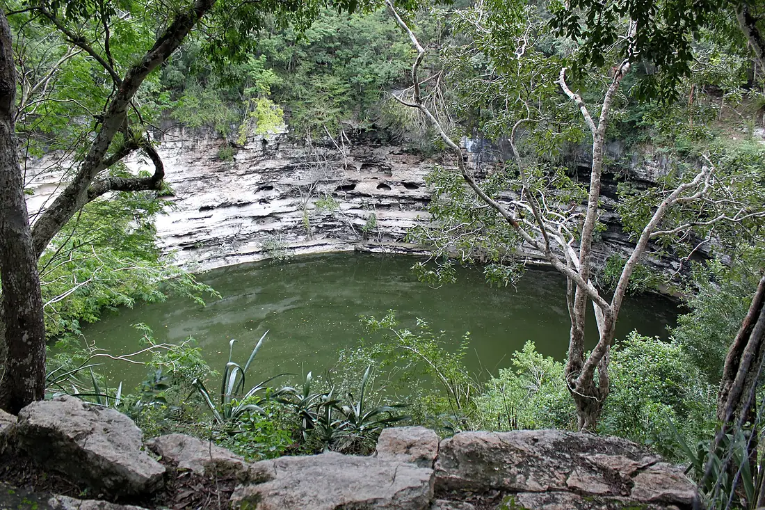 2014-01-03 Chichén Itzá, Cenote Sagrado 02 anagoria