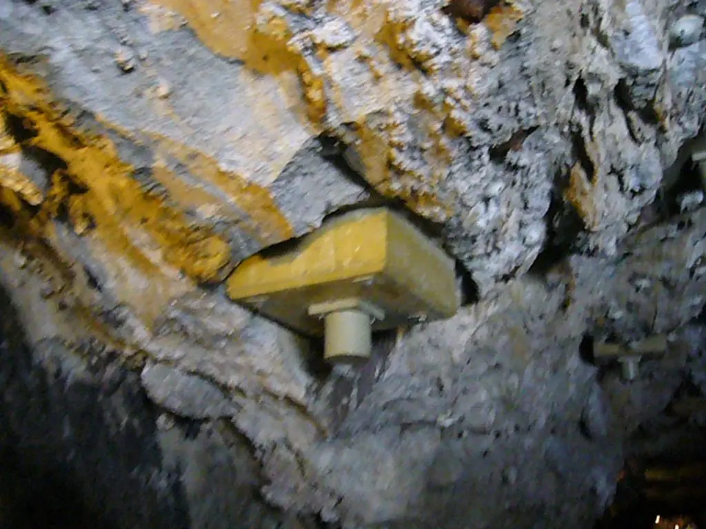 Ceiling of Saint-Léonard underground lake