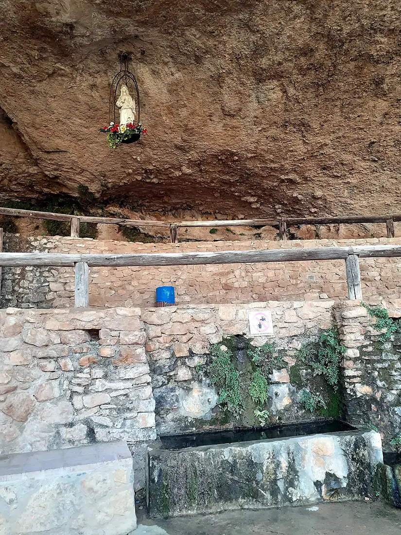 Cova hospital de Santa Llúcia 01