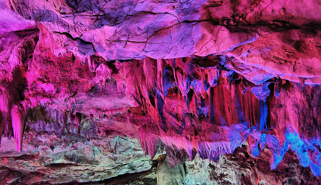 One of the caves in Jinhua-China - panoramio