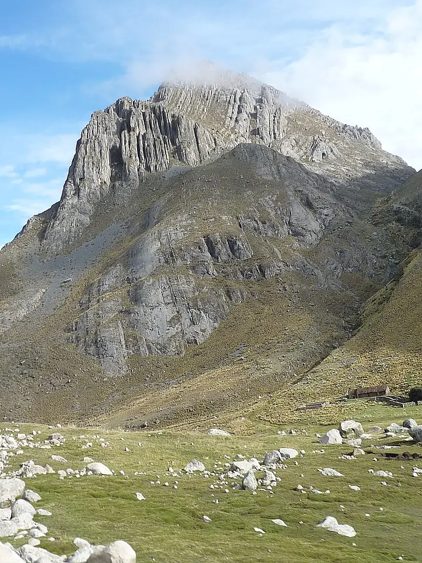 Rock formation at laguna pumacocha 1