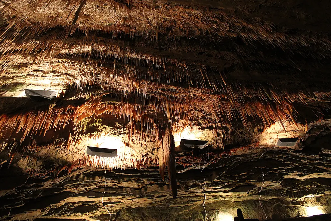 Smoke Hole Caverns2