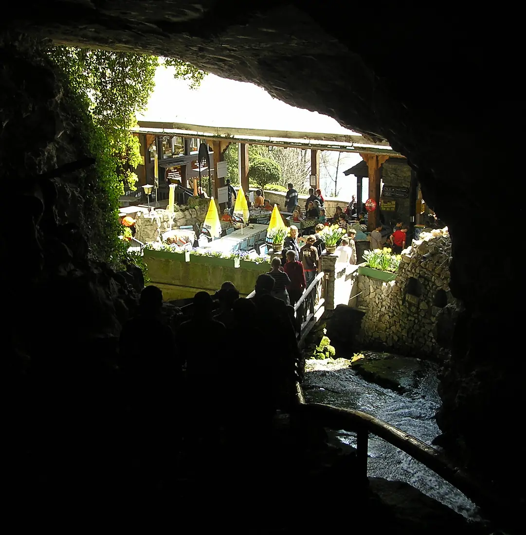 Beatus Cave, Switzerland - panoramio