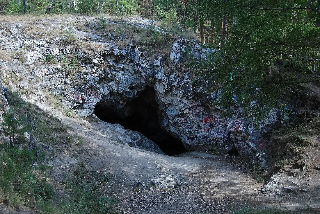 Sugomak cave entr