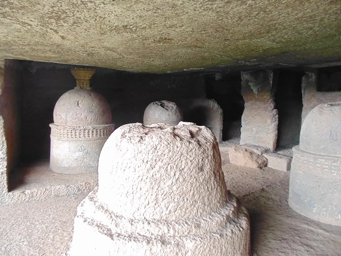 Stoop at Thanale Caves