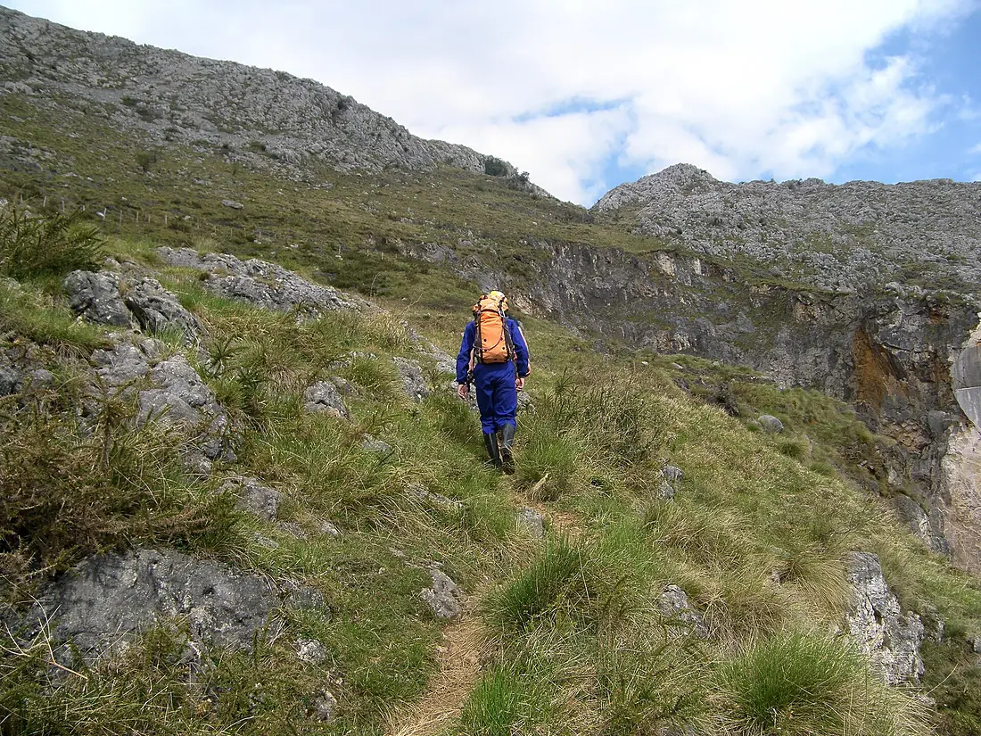 Torca del Carlista 2010-04-17 11-44-33 (4550722021)