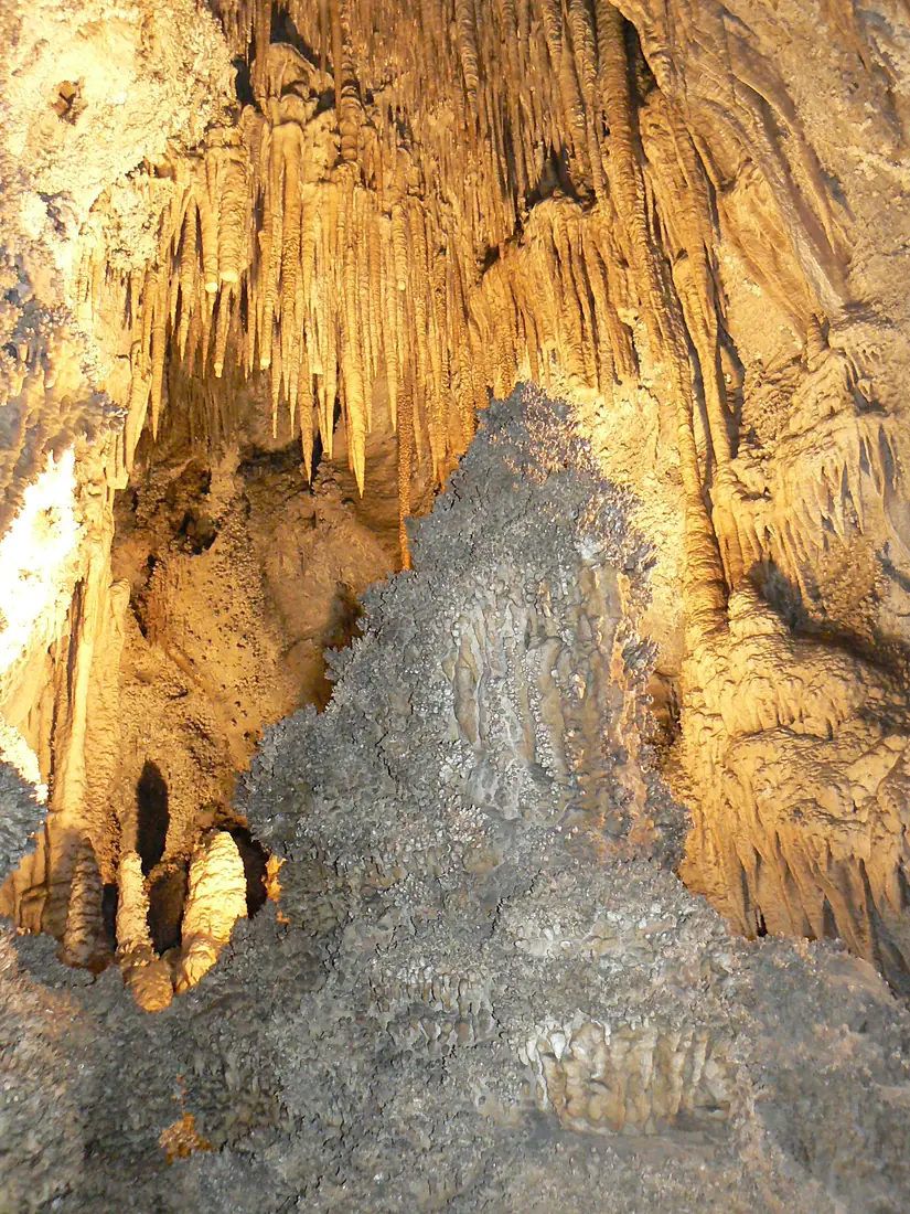Uhlovitza-cave-niche