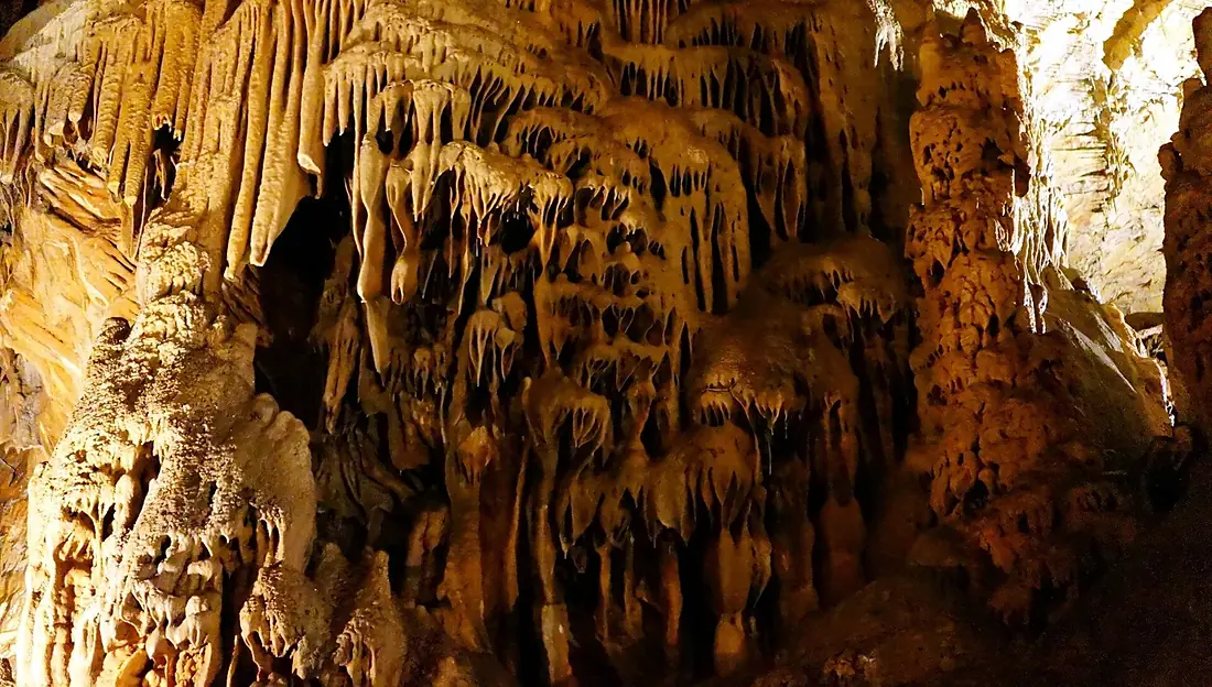 Vranjača Cave - Špilja Vranjača - limestone cave deposit - 2016 - DSC06121