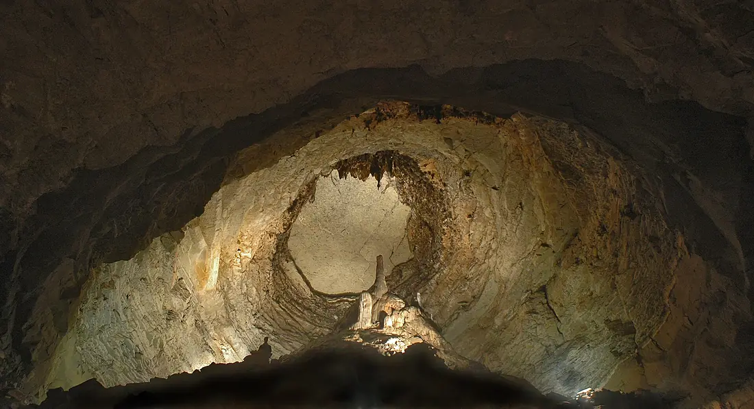 Wyandotte Caves Monument Mountain