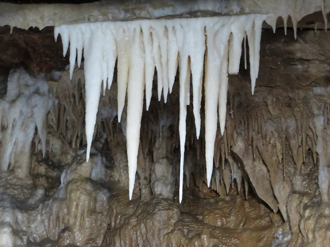 Stalactites at Snowy Jade Cave, Fengdu County